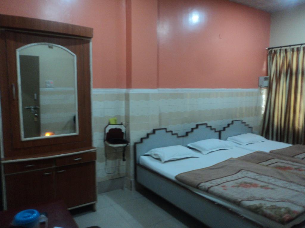 Hotel Jyoti Βαρανάσι Δωμάτιο φωτογραφία