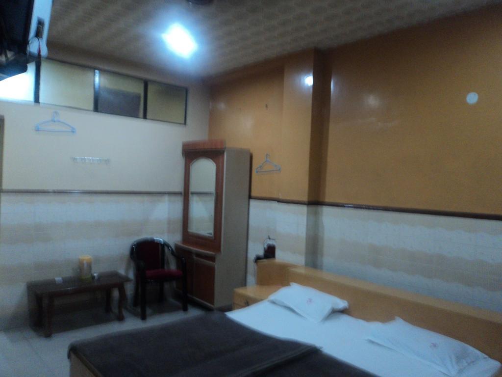 Hotel Jyoti Βαρανάσι Δωμάτιο φωτογραφία